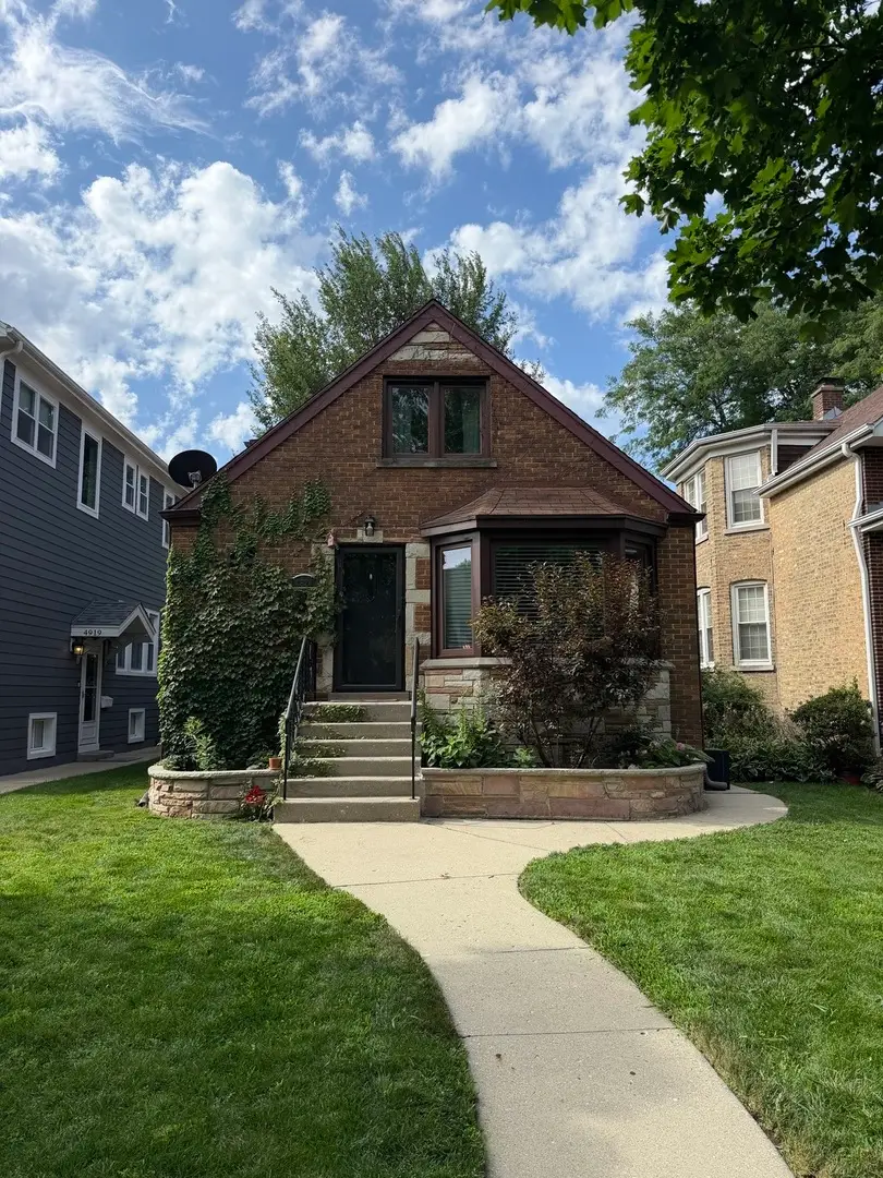 4921 W Catalpa Avenue, Chicago, IL 60630 - #1