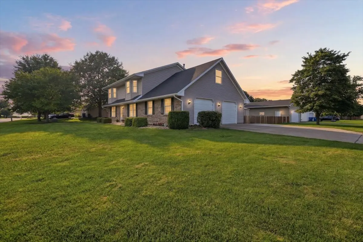506 Havens Drive, Hudson, IL 61748 - #1