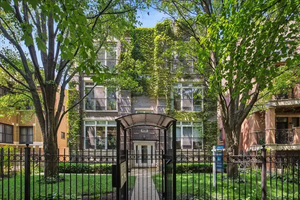 4728 N Malden Street #3N, Chicago, IL 60640