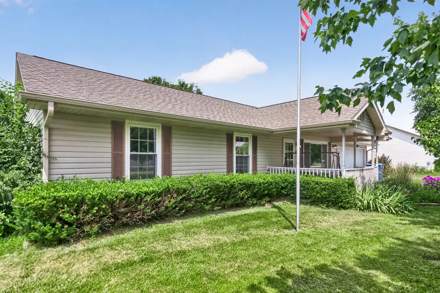 412 Spruce Lane, Amboy, IL 61310 - #2