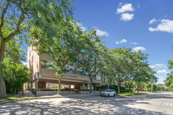 2020 St Johns Avenue #207, Highland Park, IL 60035
