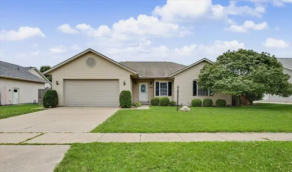 1203 Edgeview Drive, Mahomet, IL 61853