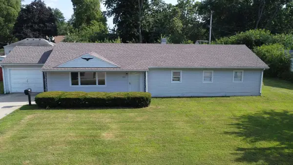 835 E Locust Street, Watseka, IL 60970