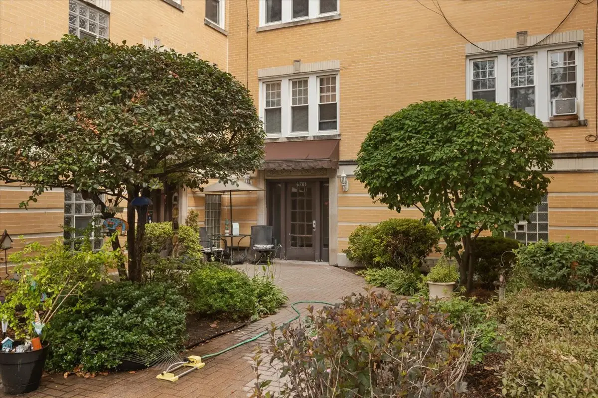 6705 21st Street #205, Berwyn, IL 60402 - #1