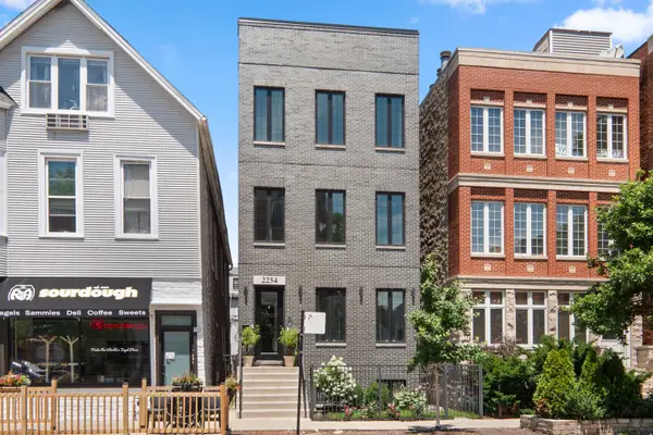 2254 W Roscoe Street #1, Chicago, IL 60618