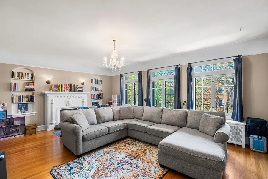 6209 N Mozart Street #3S, Chicago, IL 60659 - #2