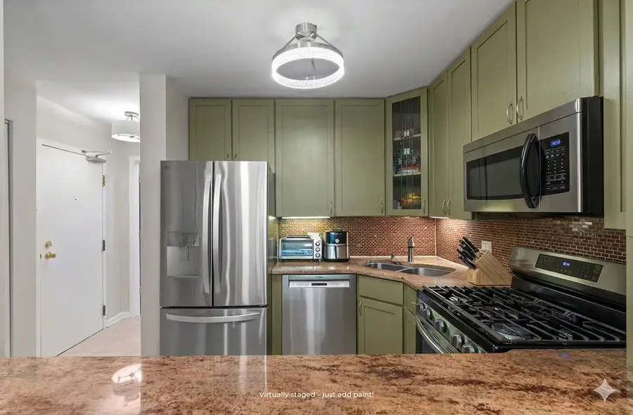 3900 N Pine Grove Avenue #209, Chicago, IL 60613 - #2