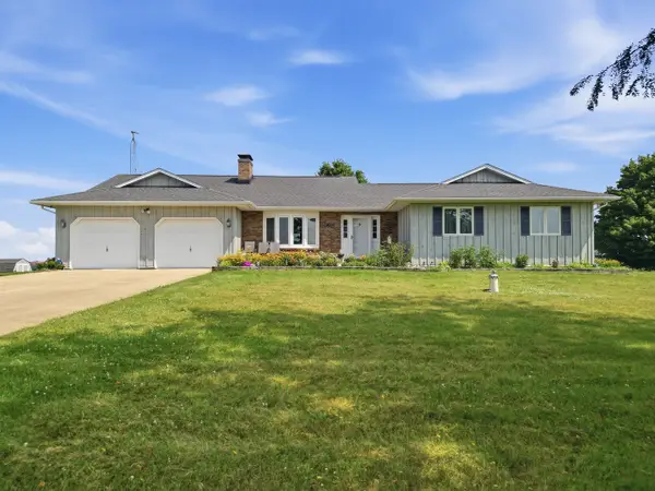 1132 Stony Point Road, Dixon, IL 61021
