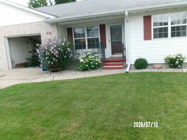 103 Fleming Court #103, Watseka, IL 60970