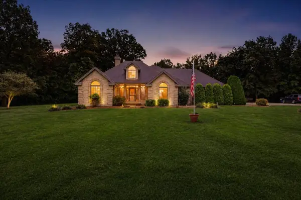1258 E County Highway 30 Highway, Danforth, IL 60930