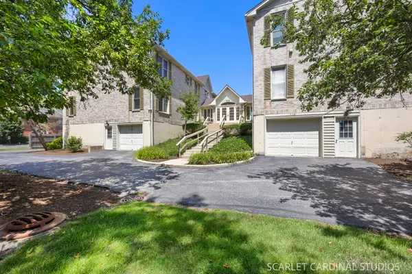 528 Pershing Avenue #E, Glen Ellyn, IL 60137