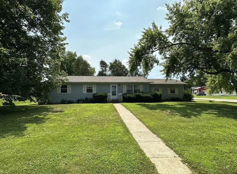 804 N Birch Drive, Lena, IL 61048 - #3