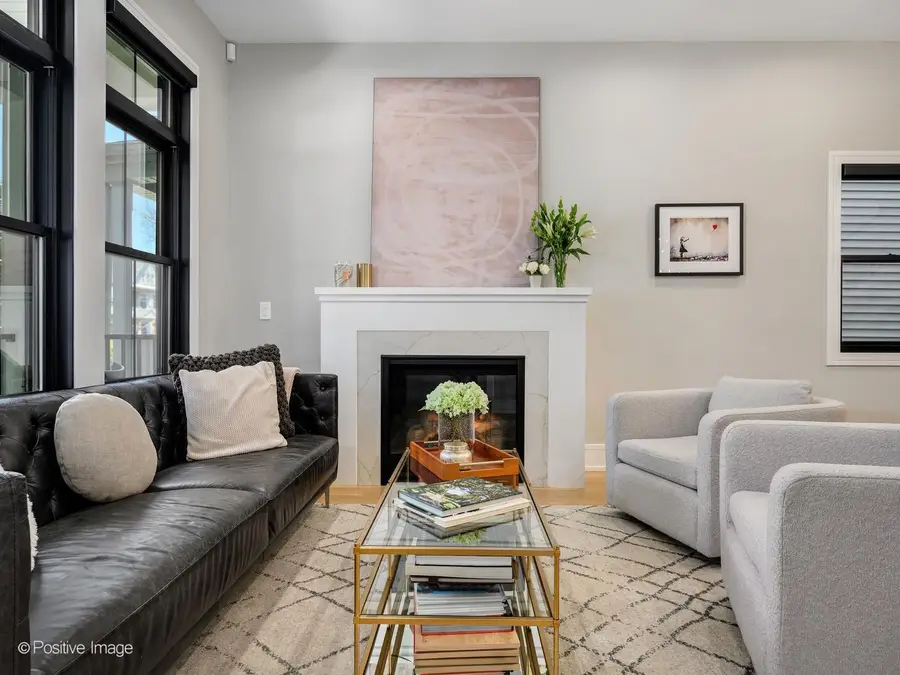2251 W Berwyn Avenue, Chicago, IL 60625 - #2