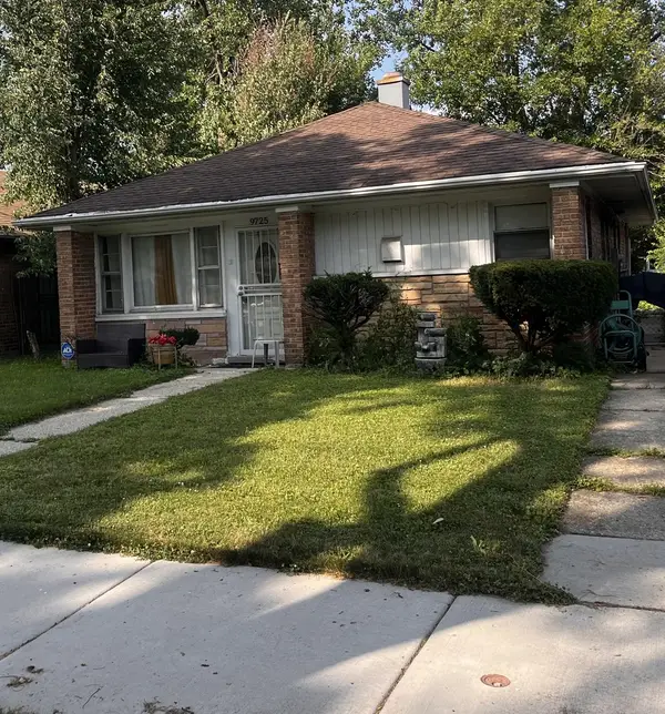 9725 S Van Vlissingen Road, Chicago, IL 60617