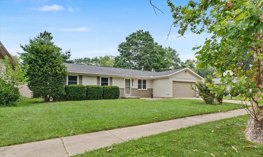 2312 Blackthorn Drive, Champaign, IL 61821 - #3