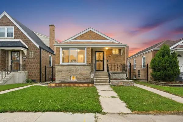 8004 S Richmond Street, Chicago, IL 60652