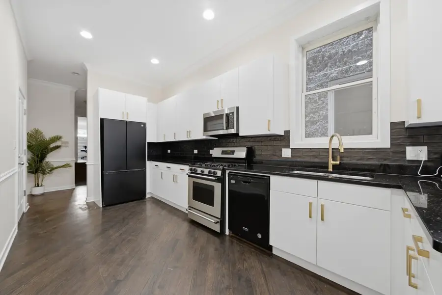 2623 W Belmont Avenue #1, Chicago, IL 60618 - #3