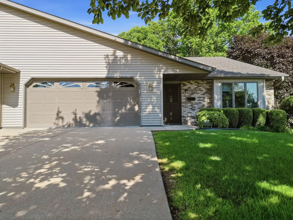 311 N Jackson Street #B, Morrison, IL 61270 - #1