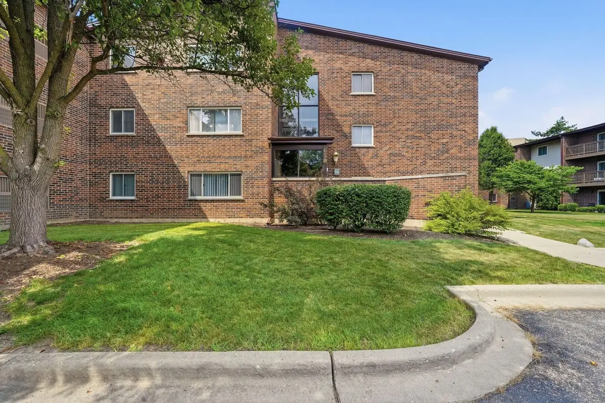 650 Perrie Drive #303, Elk Grove Village, IL 60007 - #1