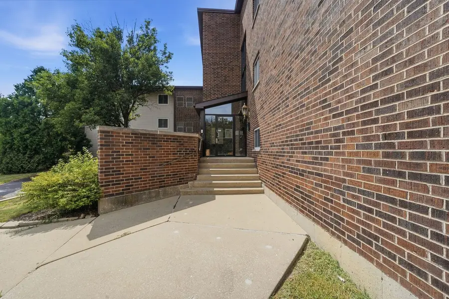 650 Perrie Drive #303, Elk Grove Village, IL 60007 - #3