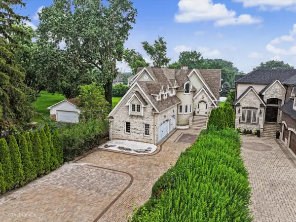 7381 S Madison Street, Burr Ridge, IL 60527