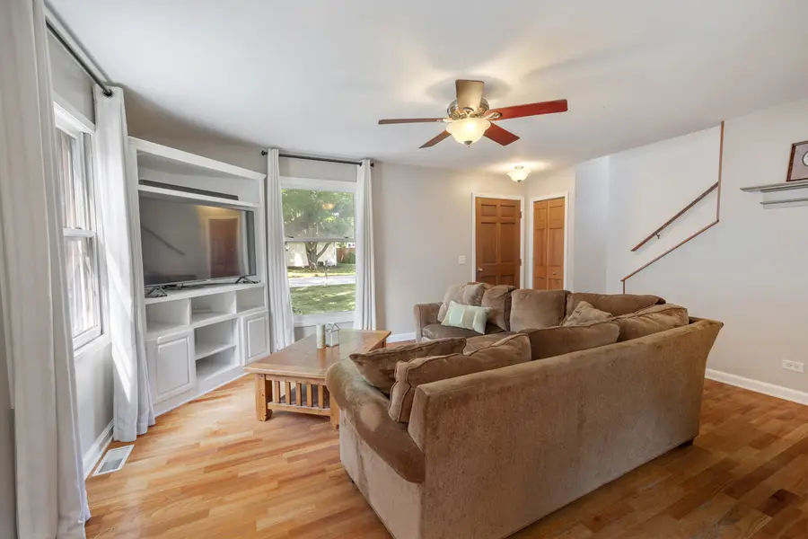 33 Woodbine Drive, Crystal Lake, IL 60014 - #3