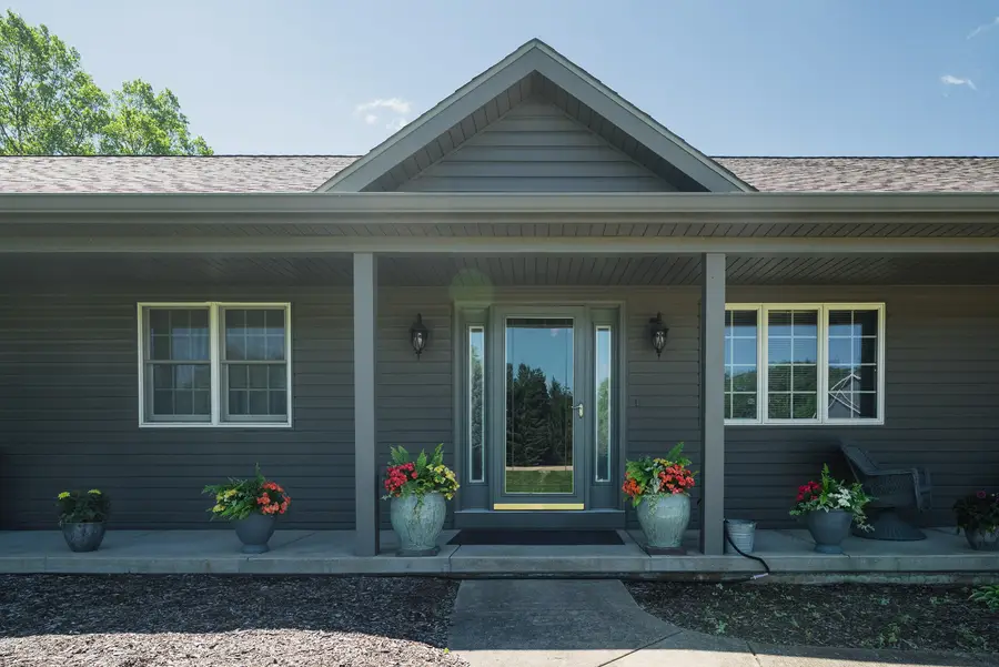 800 Burgess Drive, Utica, IL 61373 - #2