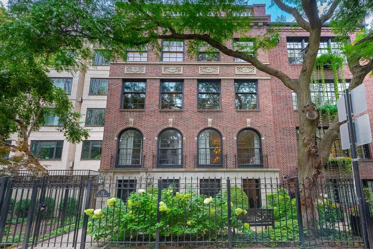 24 E Scott Street #2, Chicago, IL 60610 - #1