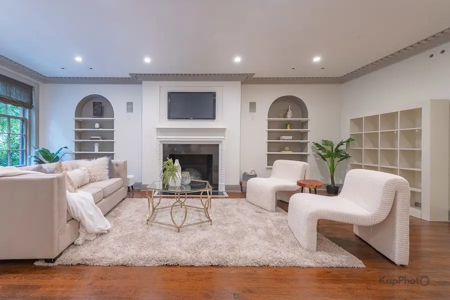24 E Scott Street #2, Chicago, IL 60610 - #2