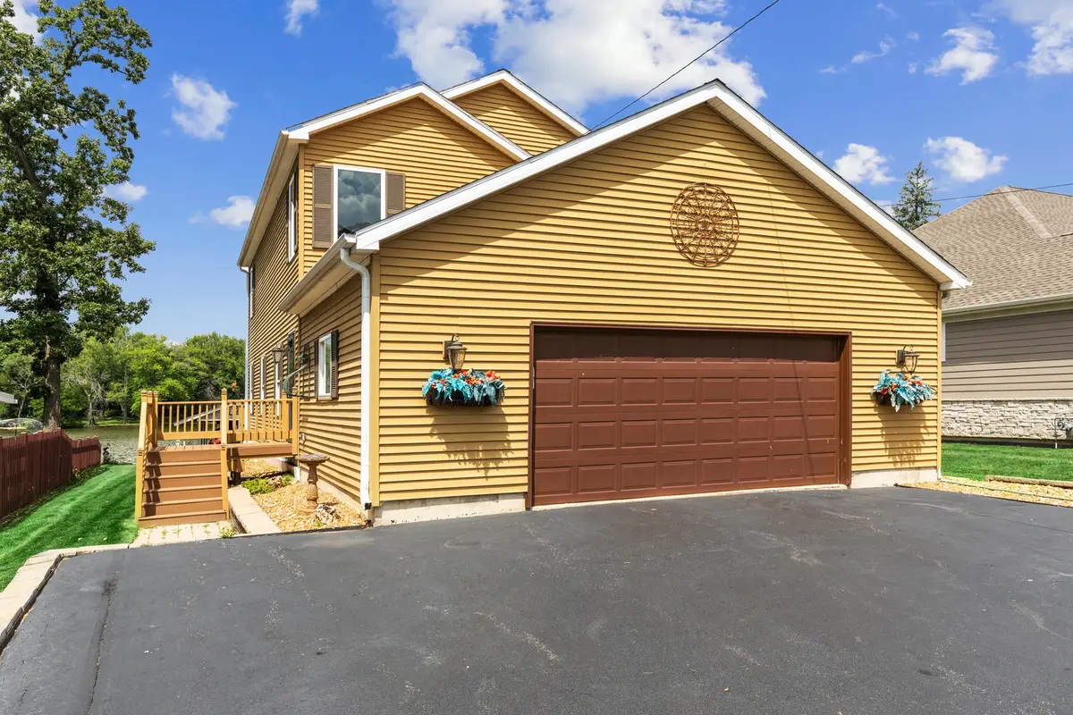 2019 N Woodlawn Park Avenue, McHenry, IL 60051 - #1