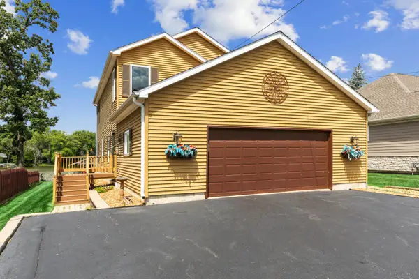 2019 N Woodlawn Park Avenue, McHenry, IL 60051