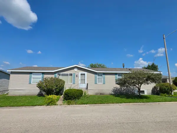 105 Champion Drive, Chenoa, IL 61726