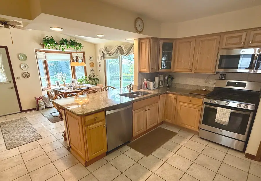 127 E Traube Avenue, Westmont, IL 60559 - #2