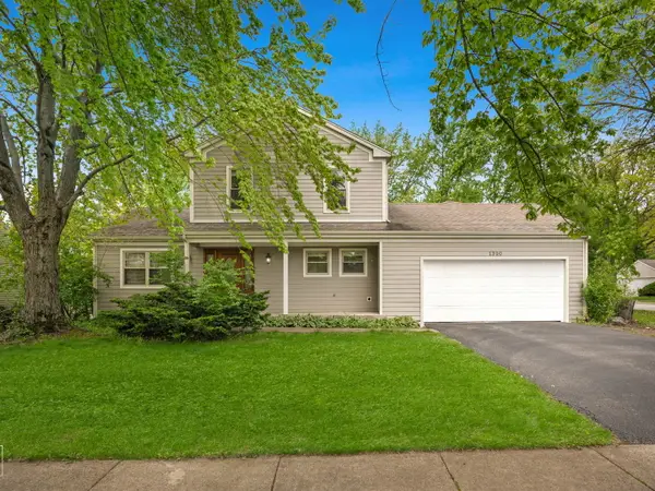 1390 River Oak Drive, Naperville, IL 60565