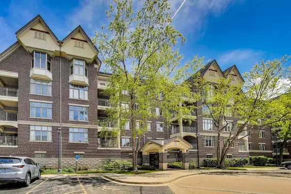 425 Village Green #508, Lincolnshire, IL 60069