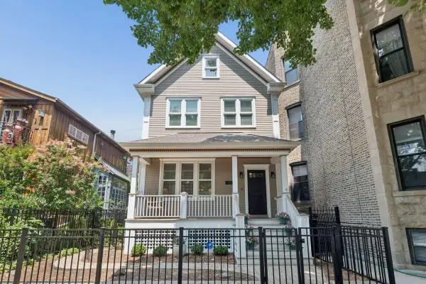 1530 W Grace Street, Chicago, IL 60613