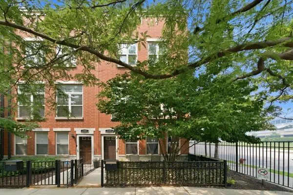 2502 S Calumet Avenue, Chicago, IL 60616