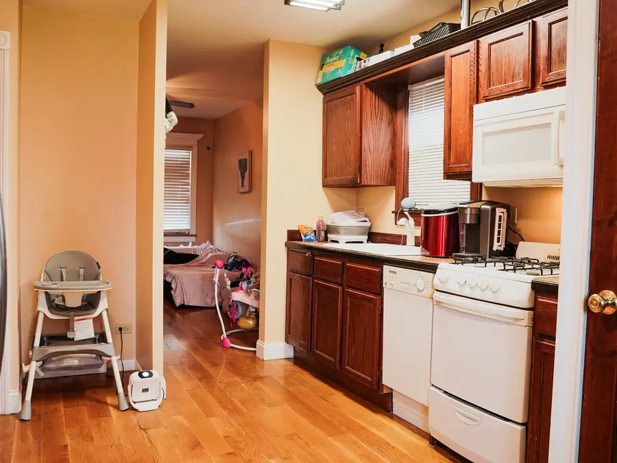637 W 46th Place, Chicago, IL 60609 - #3