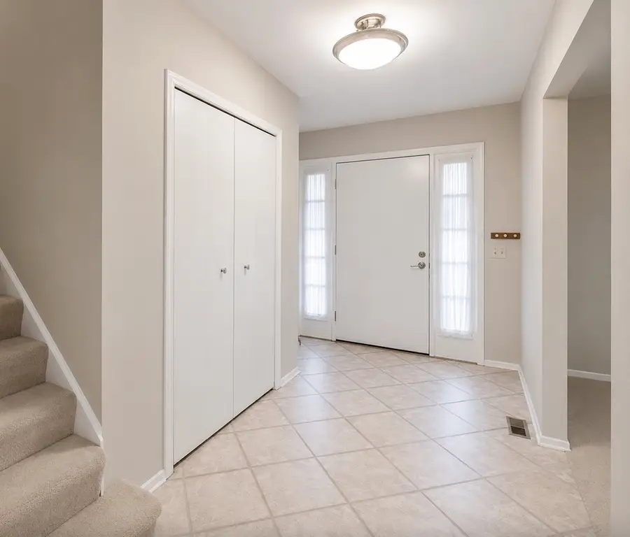 633 E 8th Avenue, Naperville, IL 60563 - #2