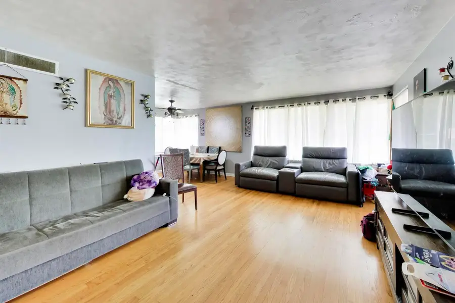 6018 N Campbell Avenue, Chicago, IL 60659 - #2