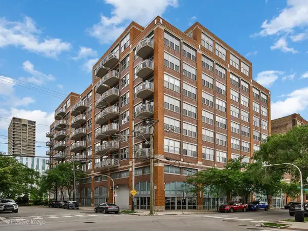 933 W Van Buren Street #823, Chicago, IL 60607