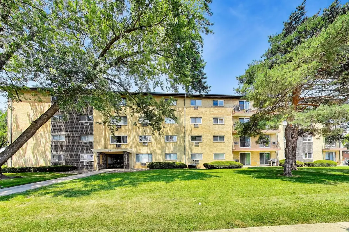 919 N Boxwood Drive #108, Mount Prospect, IL 60056 - #1