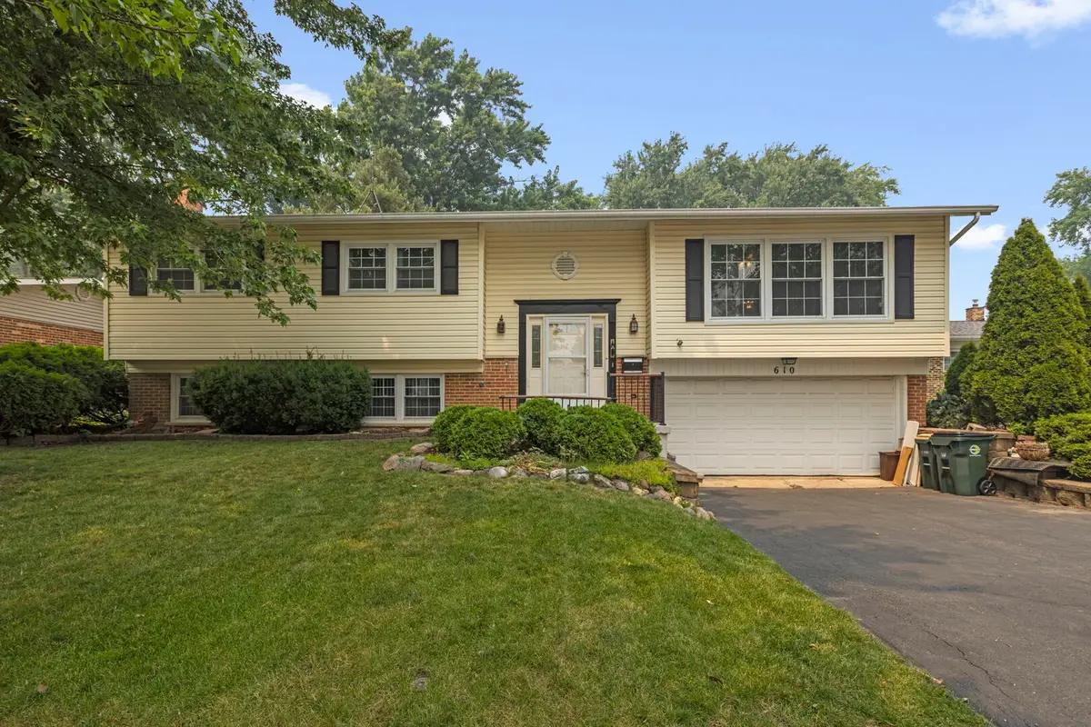 610 W Burning Tree Lane, Arlington Heights, IL 60004 - #1