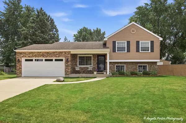 3611 W Drake Court, McHenry, IL 60050