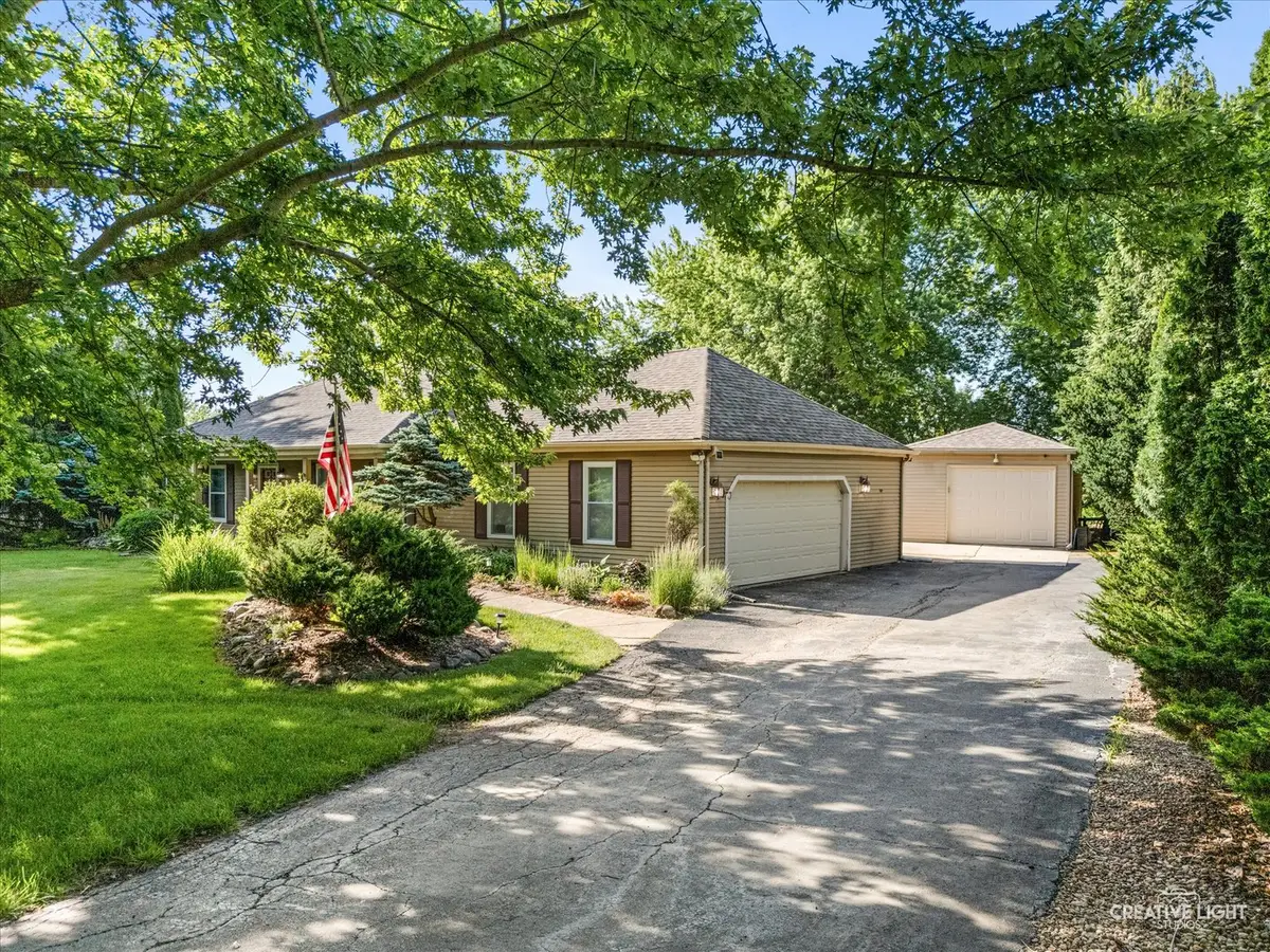 44W043 Fox Wilds Drive, Saint Charles, IL 60175 - #1