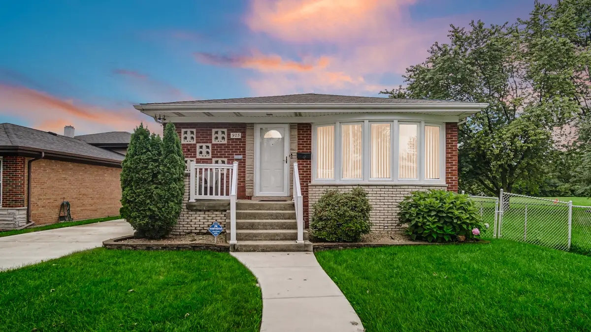 923 E 158th Street, Dolton, IL 60419 - #1