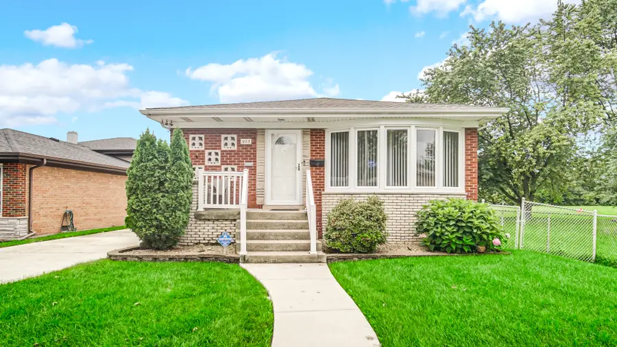 923 E 158th Street, Dolton, IL 60419 - #2