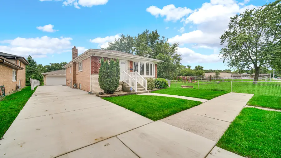923 E 158th Street, Dolton, IL 60419 - #3