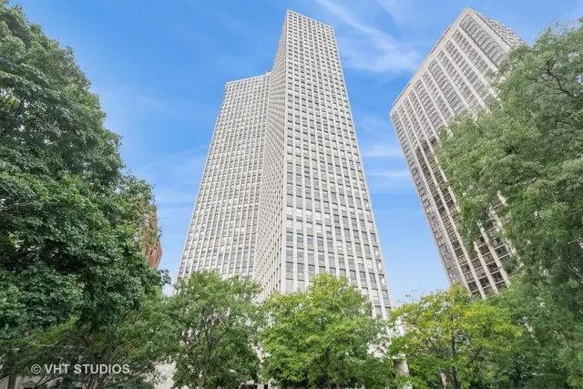 2626 N Lakeview Avenue #1002, Chicago, IL 60614 - #1