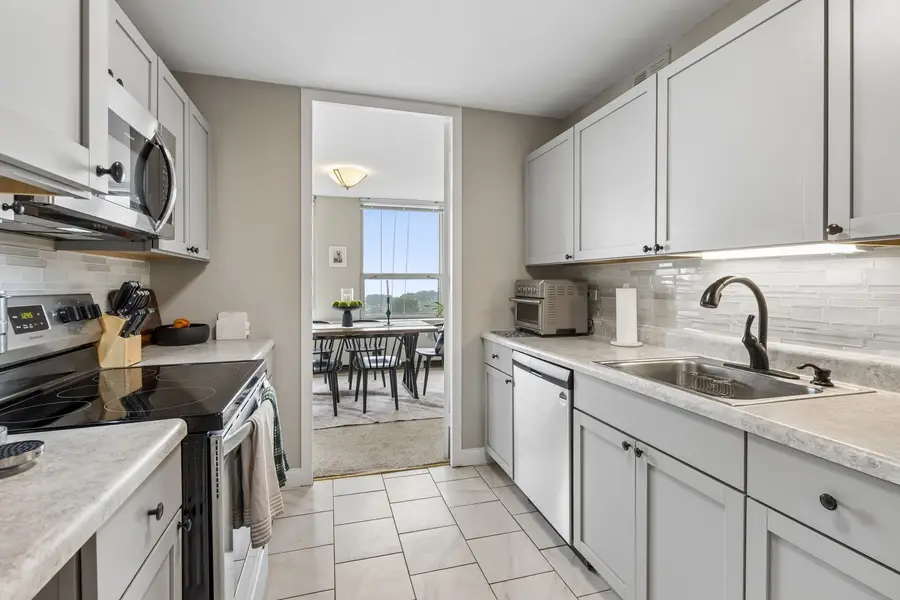 2626 N Lakeview Avenue #1002, Chicago, IL 60614 - #2